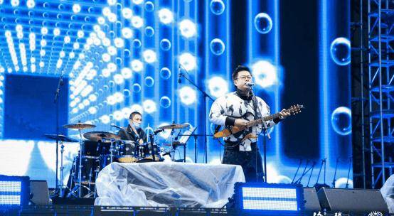 开云app在线下载-TheShy重返赛场，败北首场状态出色，独行侠观众沸腾！-开云app在线下载