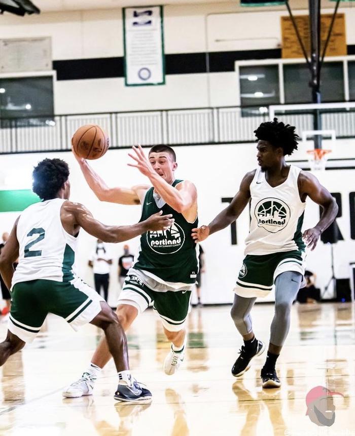 开云-包含SKT前途光明！，巴特勒新星出色防守表现突出上演精彩一战的词条-开云